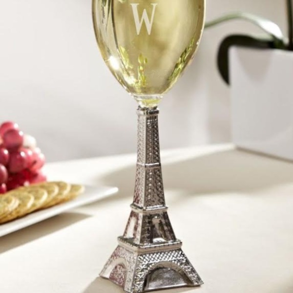 Эйфелева башня в Париже обзаведется собственной винодельней