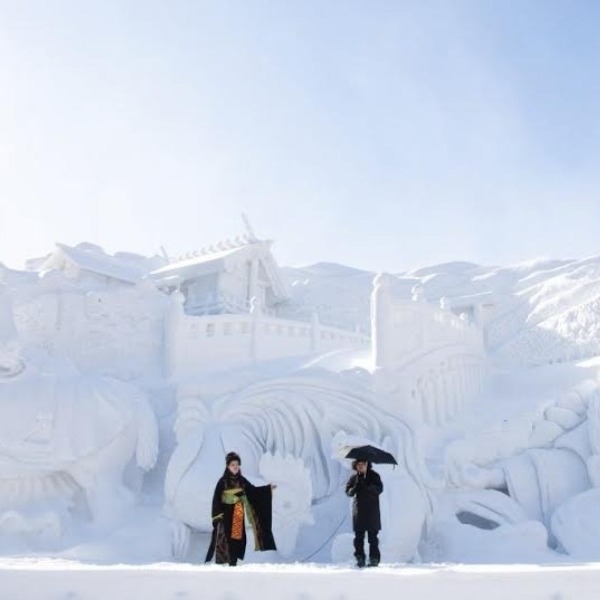 Этот знаменитый зимний фестиваль в Японии был, практически, без снега